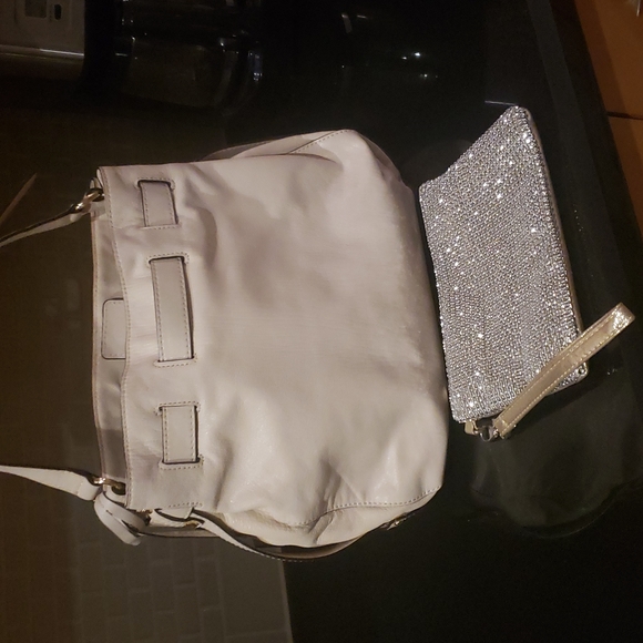 Micheal Kors large cream purse - Picture 3 of 11